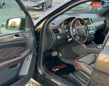 Коричневый Мерседес М-Класс, объемом двигателя 2.99 л и пробегом 317 тыс. км за 24500 $, фото 18 на Automoto.ua