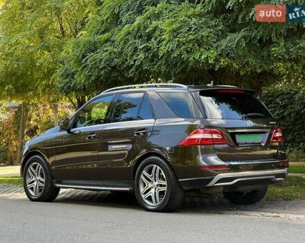 Коричневий Мерседес М-Клас, об'ємом двигуна 2.14 л та пробігом 270 тис. км за 17900 $, фото 9 на Automoto.ua