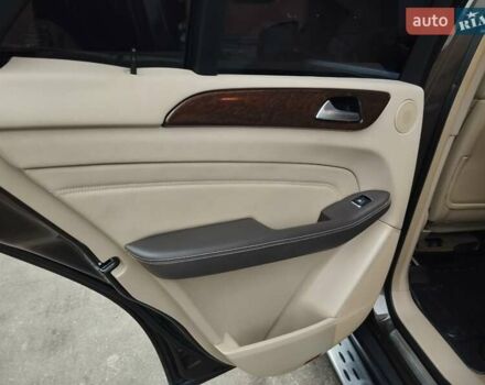 Коричневый Мерседес М-Класс, объемом двигателя 2.99 л и пробегом 253 тыс. км за 19700 $, фото 56 на Automoto.ua