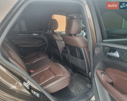 Коричневый Мерседес М-Класс, объемом двигателя 2.99 л и пробегом 240 тыс. км за 23500 $, фото 3 на Automoto.ua