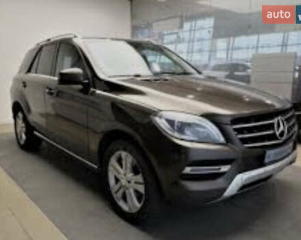 Коричневый Мерседес М-Класс, объемом двигателя 2.99 л и пробегом 110 тыс. км за 23000 $, фото 2 на Automoto.ua