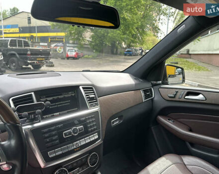 Коричневий Мерседес М-Клас, об'ємом двигуна 3.5 л та пробігом 115 тис. км за 26000 $, фото 27 на Automoto.ua
