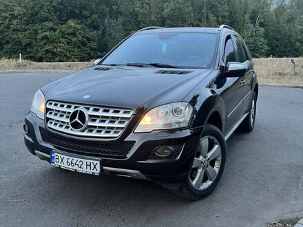 Коричневый Мерседес М-Класс, объемом двигателя 2.99 л и пробегом 370 тыс. км за 15700 $, фото 1 на Automoto.ua