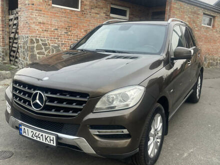 Мерседес М-Класс 2012 в Киеве на Automoto.ua Коричневый Мерседес М-Класс, объемом двигателя 2.14 л и пробегом 187 тыс. км за 21000 $, фото 1 на Automoto.ua