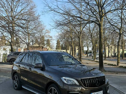 Коричневий Мерседес М-Клас, об'ємом двигуна 2.99 л та пробігом 220 тис. км за 22800 $, фото 1 на Automoto.ua