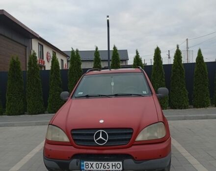 Красный Мерседес М-Класс, объемом двигателя 3.2 л и пробегом 264 тыс. км за 4850 $, фото 3 на Automoto.ua