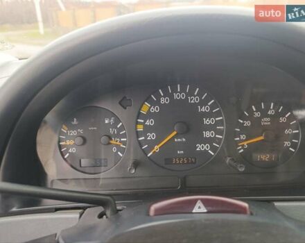 Червоний Мерседес М-Клас, об'ємом двигуна 3.2 л та пробігом 353 тис. км за 5700 $, фото 49 на Automoto.ua