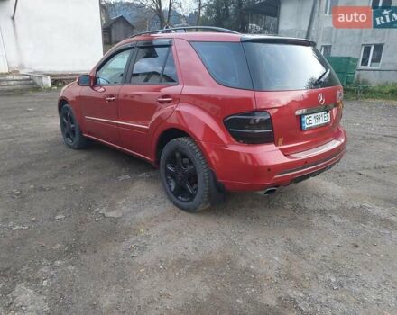 Мерседес М-Класс 2006 в Путиле на Automoto.ua Красный Мерседес М-Класс, объемом двигателя 2.99 л и пробегом 337 тыс. км за 12233 $, фото 11 на Automoto.ua