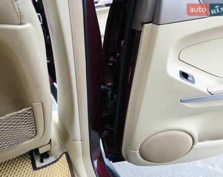 Красный Мерседес М-Класс, объемом двигателя 3.5 л и пробегом 266 тыс. км за 9333 $, фото 72 на Automoto.ua