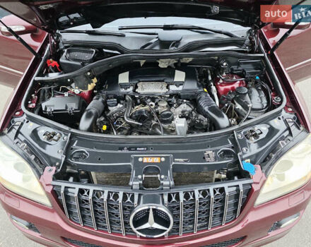Красный Мерседес М-Класс, объемом двигателя 3.5 л и пробегом 266 тыс. км за 11499 $, фото 55 на Automoto.ua