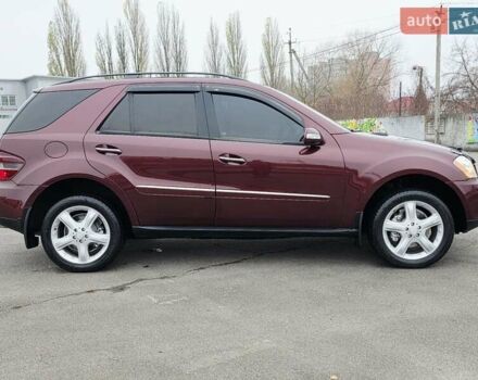 Красный Мерседес М-Класс, объемом двигателя 3.5 л и пробегом 266 тыс. км за 9333 $, фото 16 на Automoto.ua