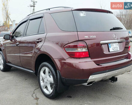 Красный Мерседес М-Класс, объемом двигателя 3.5 л и пробегом 266 тыс. км за 11499 $, фото 2 на Automoto.ua