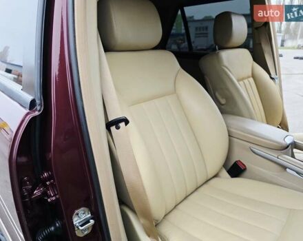 Красный Мерседес М-Класс, объемом двигателя 3.5 л и пробегом 266 тыс. км за 9333 $, фото 98 на Automoto.ua