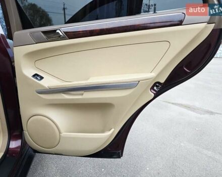 Красный Мерседес М-Класс, объемом двигателя 3.5 л и пробегом 266 тыс. км за 9333 $, фото 60 на Automoto.ua