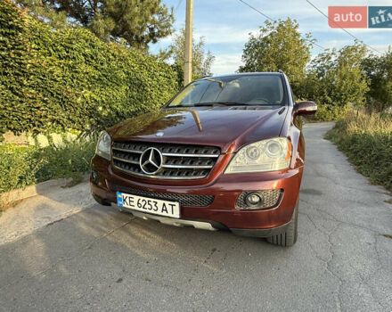 Красный Мерседес М-Класс, объемом двигателя 3.5 л и пробегом 175 тыс. км за 11500 $, фото 18 на Automoto.ua