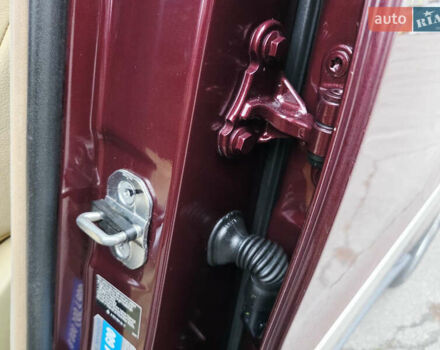 Красный Мерседес М-Класс, объемом двигателя 3.5 л и пробегом 266 тыс. км за 11499 $, фото 101 на Automoto.ua