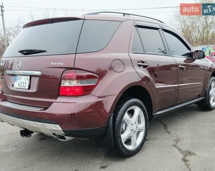 Красный Мерседес М-Класс, объемом двигателя 3.5 л и пробегом 266 тыс. км за 9333 $, фото 3 на Automoto.ua