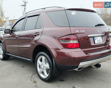 Красный Мерседес М-Класс, объемом двигателя 3.5 л и пробегом 266 тыс. км за 11499 $, фото 44 на Automoto.ua