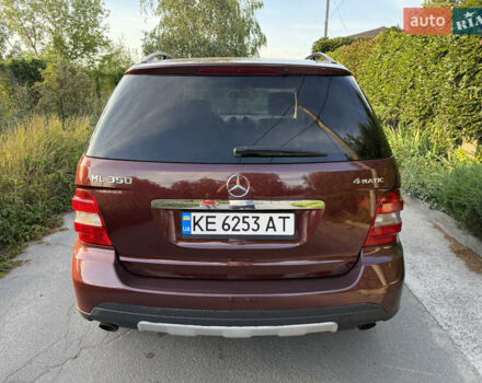 Красный Мерседес М-Класс, объемом двигателя 3.5 л и пробегом 175 тыс. км за 11500 $, фото 26 на Automoto.ua