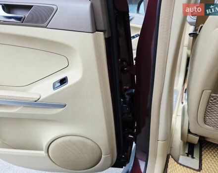 Красный Мерседес М-Класс, объемом двигателя 3.5 л и пробегом 266 тыс. км за 11499 $, фото 77 на Automoto.ua