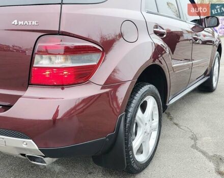 Красный Мерседес М-Класс, объемом двигателя 3.5 л и пробегом 266 тыс. км за 9333 $, фото 33 на Automoto.ua