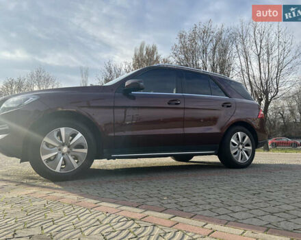 Червоний Мерседес М-Клас, об'ємом двигуна 3.5 л та пробігом 152 тис. км за 27900 $, фото 1 на Automoto.ua