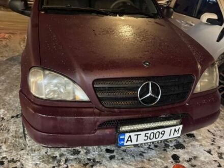 Червоний Мерседес М-Клас, об'ємом двигуна 2.7 л та пробігом 454 тис. км за 5200 $, фото 1 на Automoto.ua