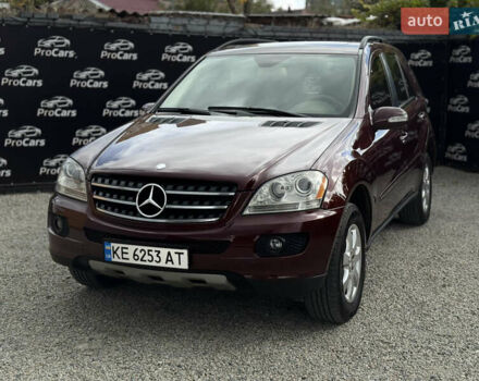 Красный Мерседес М-Класс, объемом двигателя 3.72 л и пробегом 186 тыс. км за 11190 $, фото 1 на Automoto.ua