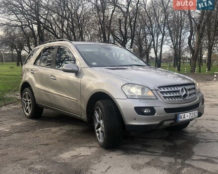 Мерседес М-Класс, объемом двигателя 3 л и пробегом 350 тыс. км за 6750 $, фото 6 на Automoto.ua