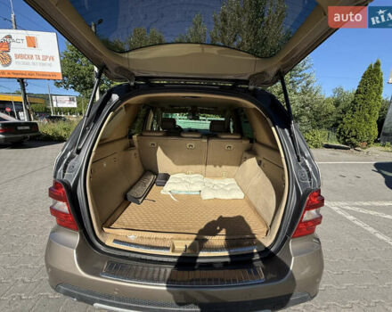 Мерседес М-Клас, об'ємом двигуна 3 л та пробігом 242 тис. км за 13000 $, фото 8 на Automoto.ua