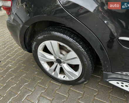 Мерседес М-Клас 2009 у Чернівцях на Automoto.ua Мерседес М-Клас, об'ємом двигуна 3 л та пробігом 168 тис. км за 584 $, фото 7 на Automoto.ua