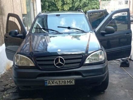 Мерседес М-Класс 2001 в Харькове на Automoto.ua Мерседес М-Класс, объемом двигателя 2.7 л и пробегом 331 тыс. км за 6200 $, фото 1 на Automoto.ua
