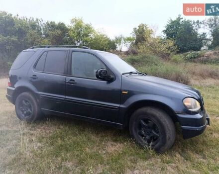 Мерседес М-Класс, объемом двигателя 0 л и пробегом 211 тыс. км за 3545 $, фото 1 на Automoto.ua