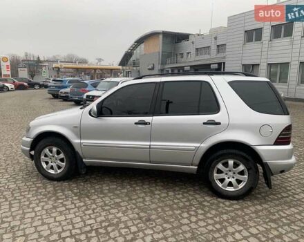 Серый Мерседес М-Класс, объемом двигателя 3.2 л и пробегом 295 тыс. км за 5100 $, фото 2 на Automoto.ua