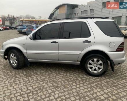 Серый Мерседес М-Класс, объемом двигателя 3.2 л и пробегом 295 тыс. км за 5100 $, фото 3 на Automoto.ua