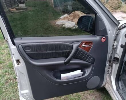 Серый Мерседес М-Класс, объемом двигателя 3.2 л и пробегом 390 тыс. км за 5500 $, фото 9 на Automoto.ua