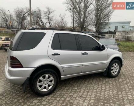 Серый Мерседес М-Класс, объемом двигателя 3.2 л и пробегом 295 тыс. км за 5100 $, фото 6 на Automoto.ua