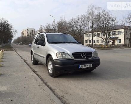 Серый Мерседес М-Класс, объемом двигателя 3.2 л и пробегом 399 тыс. км за 5200 $, фото 12 на Automoto.ua