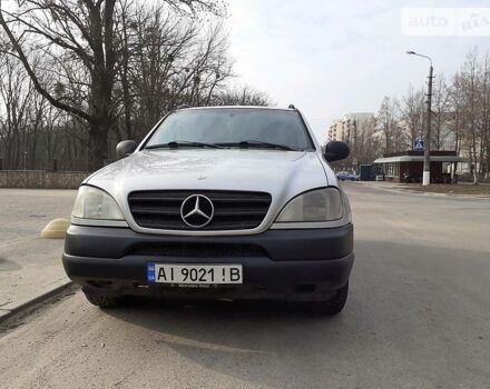 Серый Мерседес М-Класс, объемом двигателя 3.2 л и пробегом 399 тыс. км за 5200 $, фото 11 на Automoto.ua