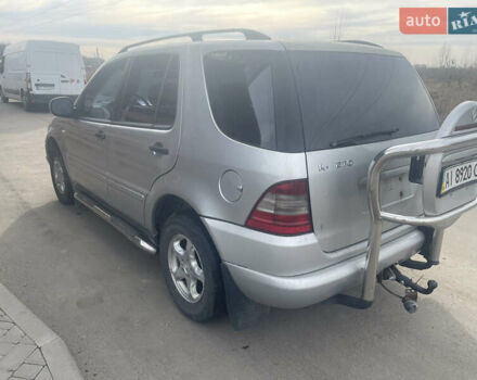 Серый Мерседес М-Класс, объемом двигателя 2.7 л и пробегом 100 тыс. км за 5900 $, фото 2 на Automoto.ua