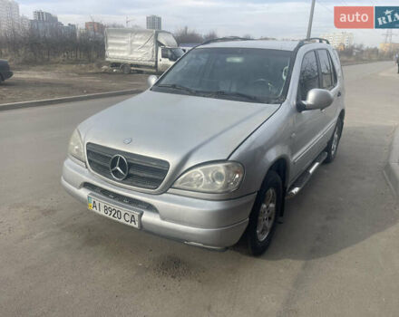 Серый Мерседес М-Класс, объемом двигателя 2.7 л и пробегом 100 тыс. км за 5900 $, фото 1 на Automoto.ua