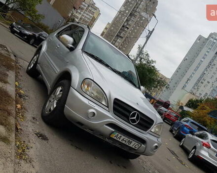 Серый Мерседес М-Класс, объемом двигателя 4.3 л и пробегом 257 тыс. км за 6500 $, фото 1 на Automoto.ua