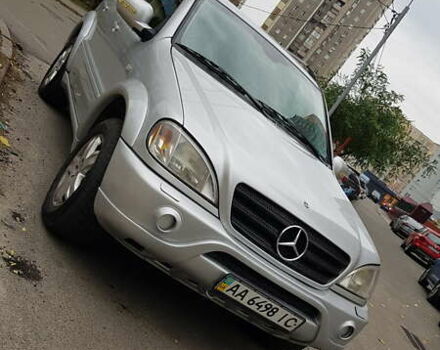 Серый Мерседес М-Класс, объемом двигателя 4.3 л и пробегом 257 тыс. км за 6500 $, фото 5 на Automoto.ua