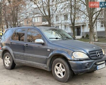 Сірий Мерседес М-Клас, об'ємом двигуна 2.69 л та пробігом 255 тис. км за 8000 $, фото 2 на Automoto.ua