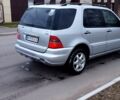 Серый Мерседес М-Класс, объемом двигателя 4 л и пробегом 374 тыс. км за 6600 $, фото 4 на Automoto.ua