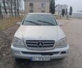 Серый Мерседес М-Класс, объемом двигателя 2.4 л и пробегом 270 тыс. км за 4500 $, фото 1 на Automoto.ua