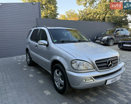 Серый Мерседес М-Класс, объемом двигателя 2.7 л и пробегом 389 тыс. км за 8250 $, фото 3 на Automoto.ua