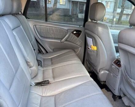 Сірий Мерседес М-Клас, об'ємом двигуна 2.69 л та пробігом 255 тис. км за 8000 $, фото 9 на Automoto.ua