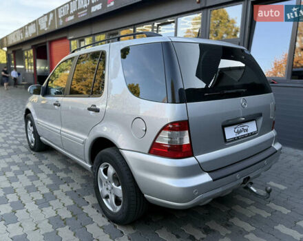 Серый Мерседес М-Класс, объемом двигателя 2.7 л и пробегом 389 тыс. км за 8250 $, фото 7 на Automoto.ua