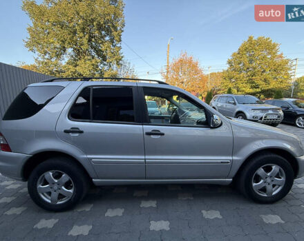 Серый Мерседес М-Класс, объемом двигателя 2.7 л и пробегом 389 тыс. км за 8250 $, фото 4 на Automoto.ua